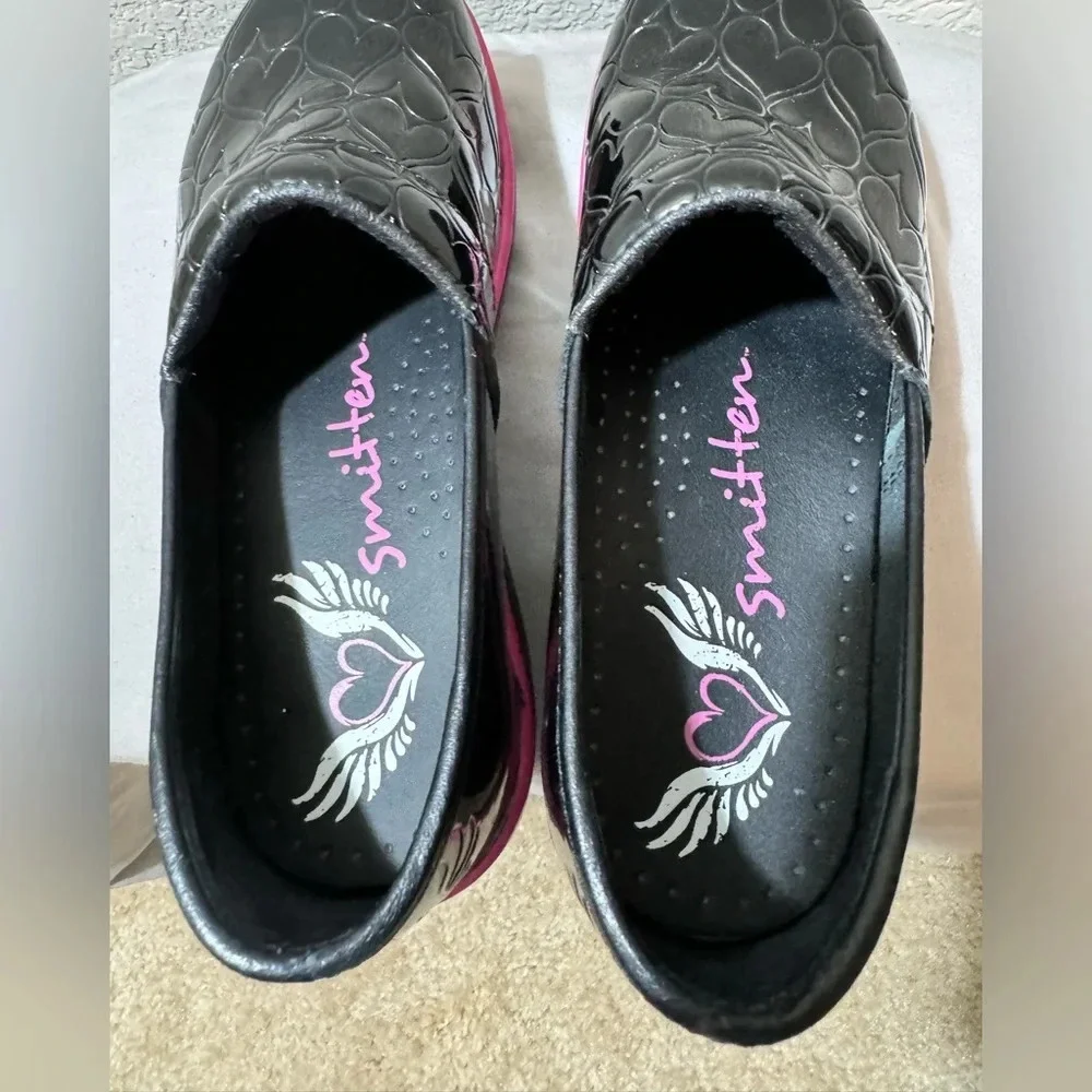 Smitten Womens Faux Patent Leather Clog Medical/Nurse Shoes Heartthrob 37/6.5 US - Picture 8 of 8